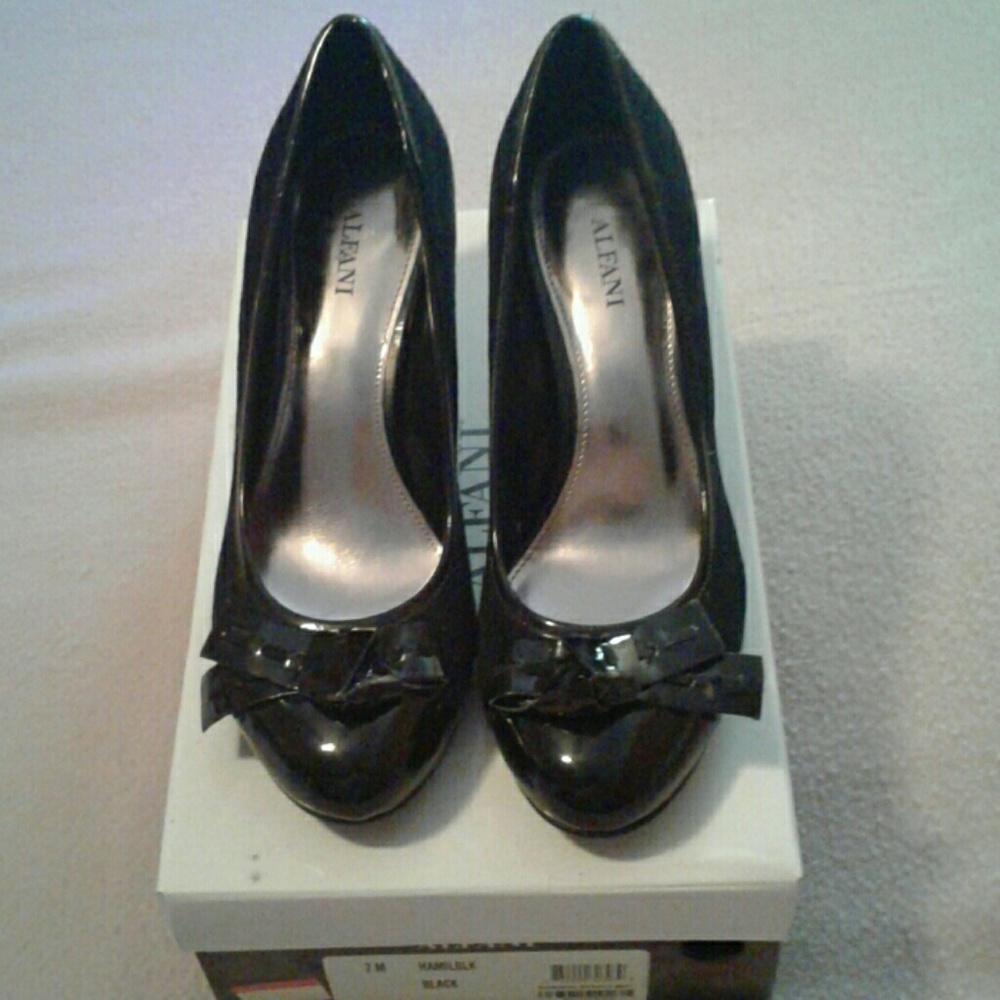 Alfani black leather shoes